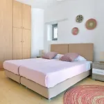 Amelie With Pool And Amazing Sea Views, Paros فيلة