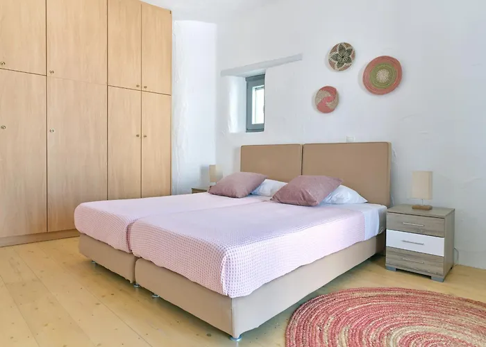 Amelie With Pool And Amazing Sea Views, Paros فيلة